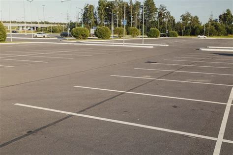 Empty parking lot Pictures, Empty parking lot Stock Photos & Images ...