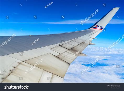 American Airlines Old Logo On Wing Stock Photo 1647812332 | Shutterstock