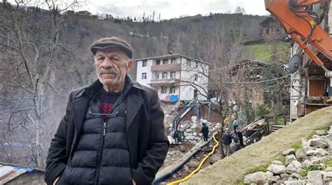 Artvin de toprak kayması nedeniyle yıkılma tehlikesi bulunan 3 katlı