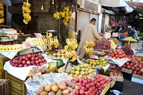 انخفاض أسعار السلع الغذائية في قنا بعد مبادرة الحكومة