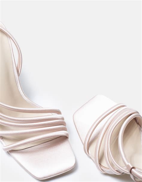 Lace up σατέν πέδιλα με λεπτό τακούνι Inshoes gr Nude