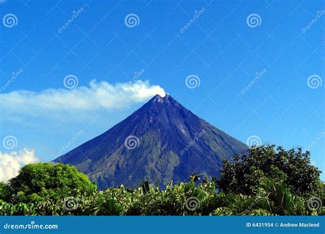 Mount Mayon Stock Images - Image: 6431954