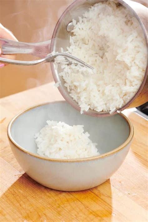 How To Cook Perfect Rice On The Stove The Mom