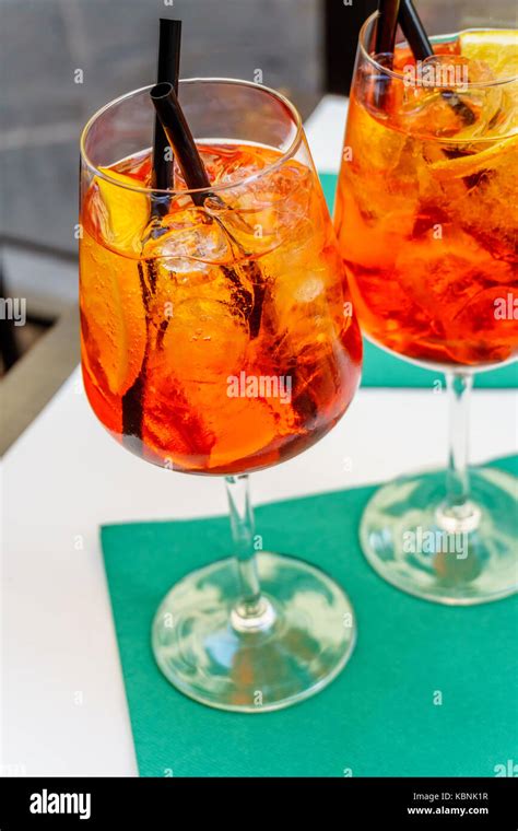 Aperol Spritz In Wine Glass Stockfotos Und Bilder Kaufen Alamy