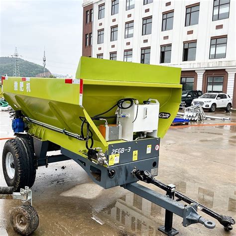 Agricultural PTFE Driven Tractor Solid Fertilizer Manure Spraying