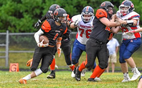 The Recorder - Football: Frontier edged by Belchertown in opener