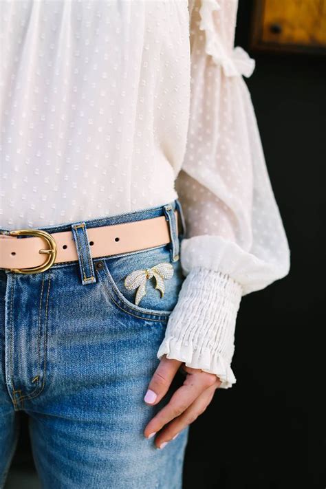 Как правильно и с чем носить брошь на одежде: 50 идей дизайна | Fashion ...