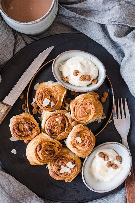 Sinterklaas Kaneelrolletjes Met Frosting Lekker En Simpel