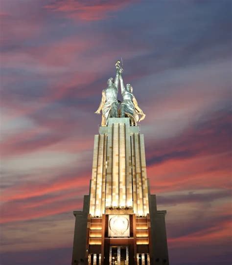 Famoso Monumento Sovi Tico Rabochiy I Kolkhoznitsa Trabajadora Y