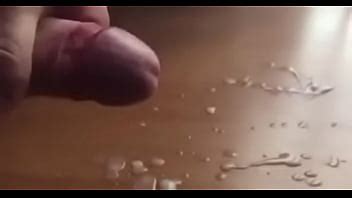 Estoy Caliente Y Me Corro Encima De La Mesa De Noche XVIDEOS