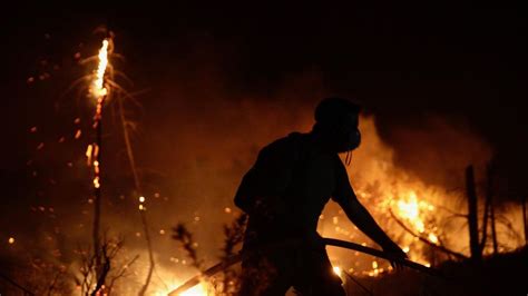 Evacuadas Cerca De 2 500 Personas A Causa De Los Incendios En La Isla