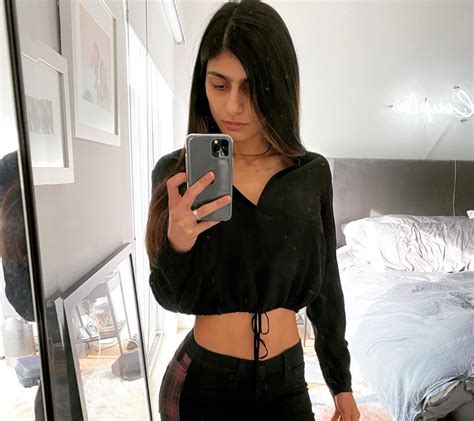 Ex Porn Star Mia Khalifa Confronts Onlyfans Troll After Sick Comment