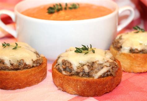 ~ Meatless Mushroom Duxelles and Gruyère Crostini ~ - Kitchen Encounters