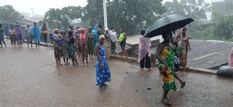 Intempéries à Conakry Un Enfant De Dix Ans Meurt Dans Une Inondation à Enta Guinéenews©