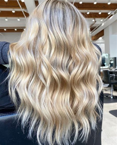 Blonde Highlights In Perfect Blonde Hair Bright Blonde Hair Blonde Hair Inspiration