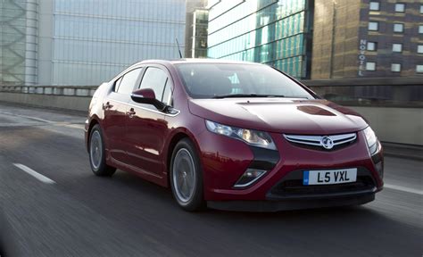 Vauxhall introduces entry-level Ampera under £30k | Electric Vehicle News