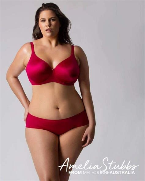 7 Hot Sexy Amelia Stubbs Bikini Pics