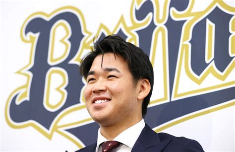 【オリックス】新人王・山下舜平大は471％増の4000万円「もっともっと頑張ろうの気持ち」 プロ野球写真ニュース 日刊スポーツ