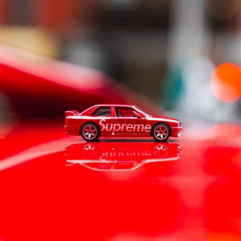 Supreme X Hot Wheels Fleet Flyer