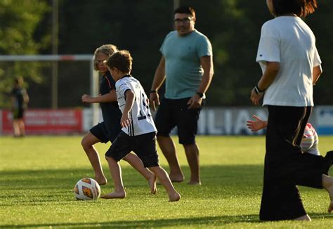 F Junioren Des Jfv Region Laufenburg Feierten Auf Dem Sportplatz In