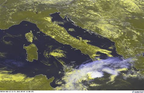 Allerta Meteo Al Sud Si Inizia A Fare Sul Serio Violento Nubifragio A