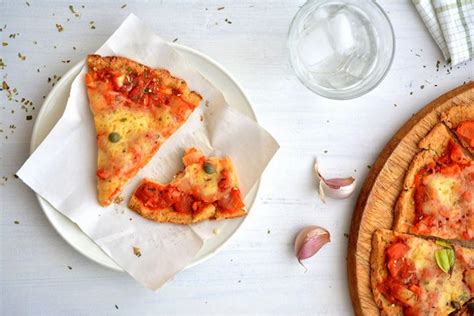 Pizza Na Kalafiorowym Spodzie Przepisy Cookmagazine Pl