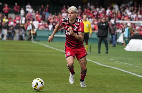 Flamengo Se Acerta O Spartak Moscou Por Ayrton Lucas