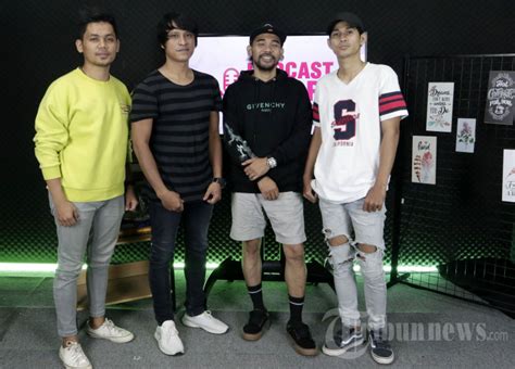 Bersama Vokalis Baru Band Lyla Rilis Single Jatuh Cinta Sendiri Foto