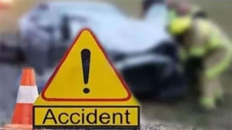 Up 5 Dead 6 Injured After Bus Collides With Dumper On Agra Lucknow