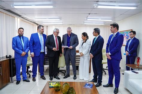 Deputados e TCE discutem situação das obras federais inacabadas no