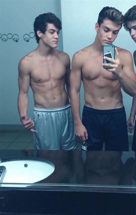 Ethan And Grayson Dolan Ethan Dolan Dolan Twins Imagines Typical White Girl V Lines