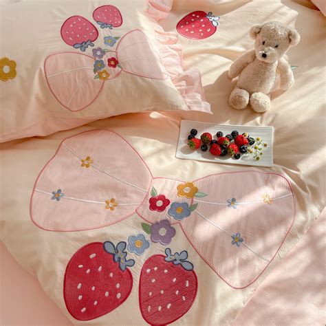 Fashion Strawberry Bedding Set Pn5064 Pennycrafts