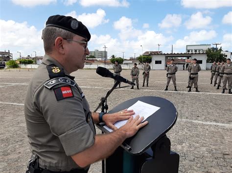 Tradição Polícia Militar Celebra Dia Da Bandeira Nacional Brasileira