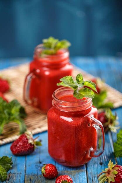 Premium Photo | Fresh strawberry smoothie