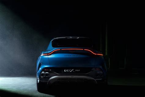 Aston Martin Fabrica Primeira Unidade Do SUV Mais Potente Do Mundo O