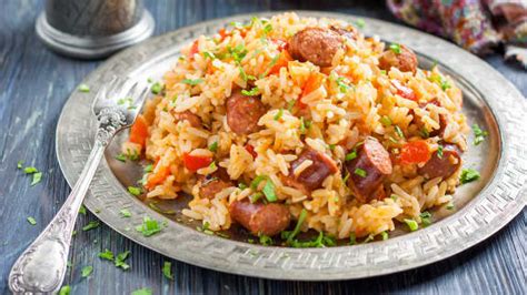 Recette de riz à la saucisse épicée Zeste