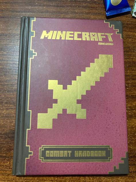 Minecraft Combat Handbook 興趣及遊戲 玩具 And 遊戲類 Carousell