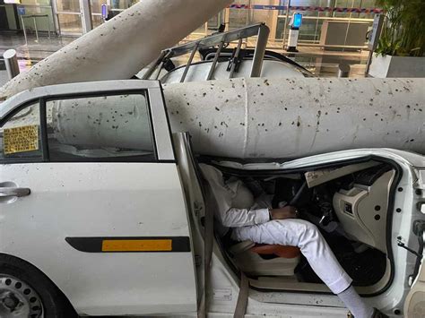 6 Injured After Portion Of Roof Of Delhi Airport S T 1 Collapses Zee