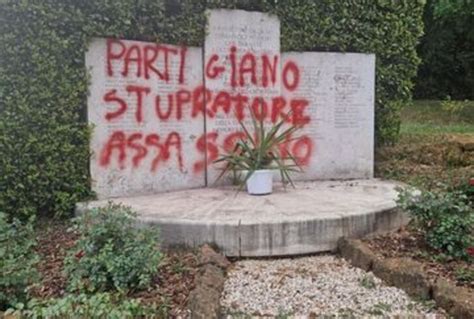 25 Aprile Partigiano Stupratore Sfregio A Lapide A Roma Tiscali