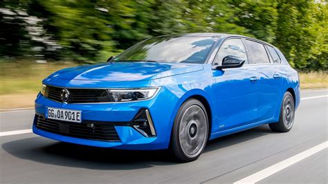 New Vauxhall Astra Sports Tourer 2022 review - pictures | Auto Express