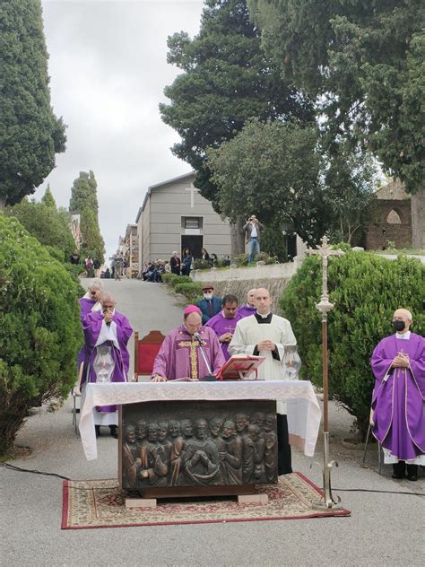 Lamezia Mons Parisi Celebra La Commemorazione Dei Defunti Nei