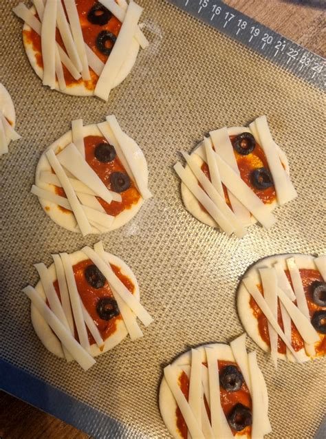 Mini Pizzas Momies Recette Pour Halloween