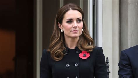 Kate Middleton Si Fa Carico Del Ruolo Di Regina Durante La Giornata Dei