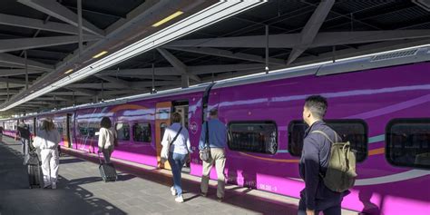 Renfe estrena los S 106 con un incremento de más de 10 000 plazas en