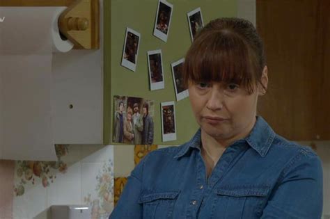 Emmerdale viewers horrified by Mandy Dingle’s bizarre…