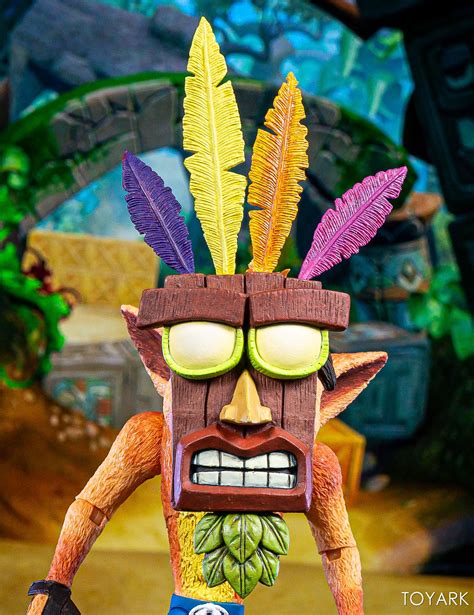 Neca Crash Bandicoot With Aku Aku Mask Deluxe Figure Toyark Photo