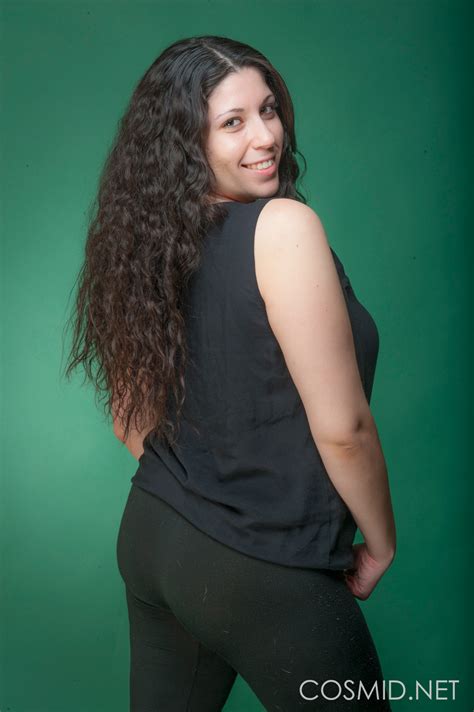 Cosmid Margaret Abello Margaret Against The Green Porn Pic