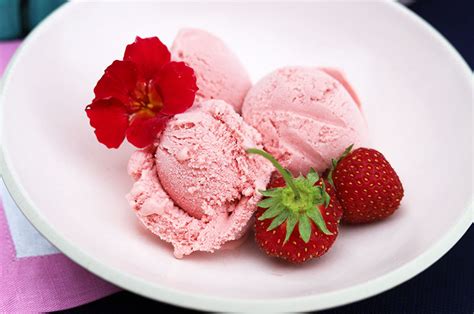 Summer Berry Ice Cream Martha S Vineyard Magazine