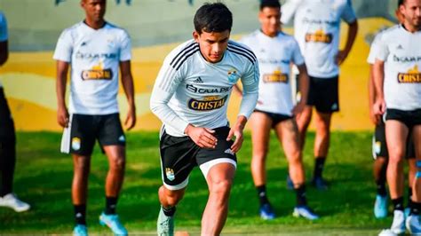 Sporting Cristal Jhilmar Lora Ir A Alianza Lima Para El Clausura