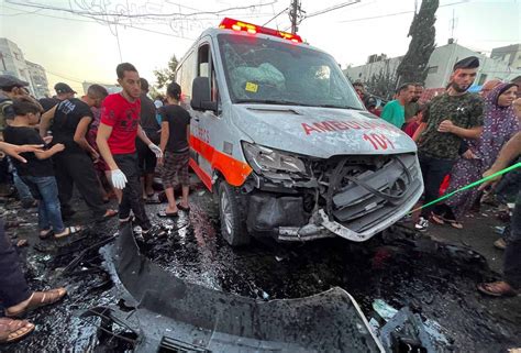 Foto Sakit Jiwa Israel Serang Konvoi Ambulans Di Pintu Masuk Rs Al